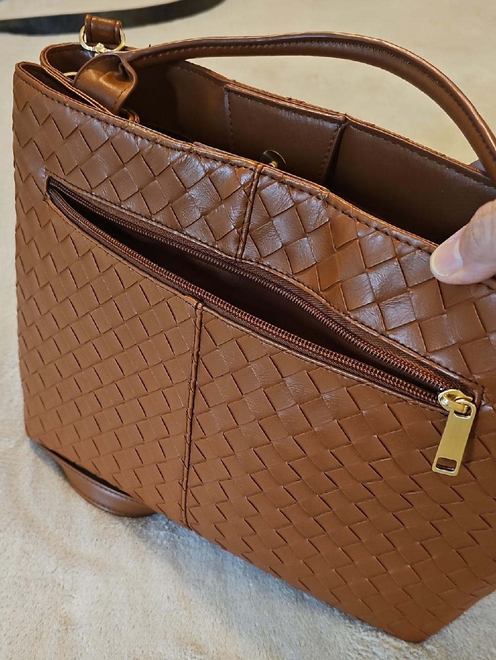 Time & Tru Handbag - Picture 8 of 9